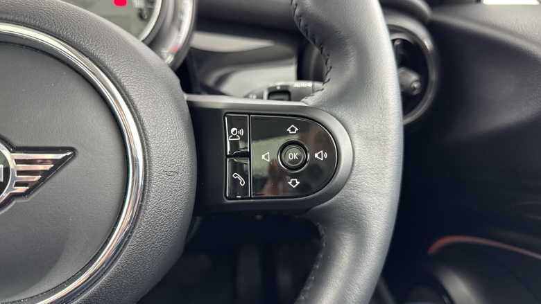 MINI Hatchback 1.5 Cooper Classic 3dr Auto [Comfort/Nav Pack] Petrol Hatchback